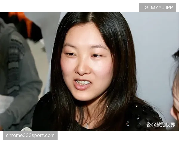 伏明霞跳水拿金牌那会儿，私底下穿的拖鞋还是超市十块钱两双那种