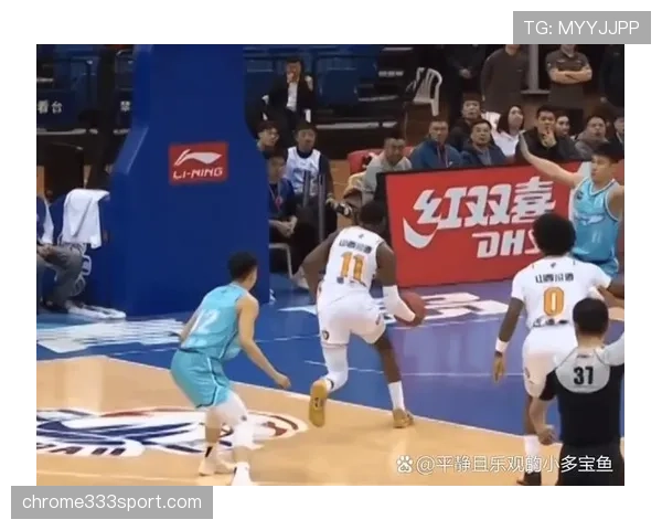 拉人犯规到底是什么样的动作才会被判罚？